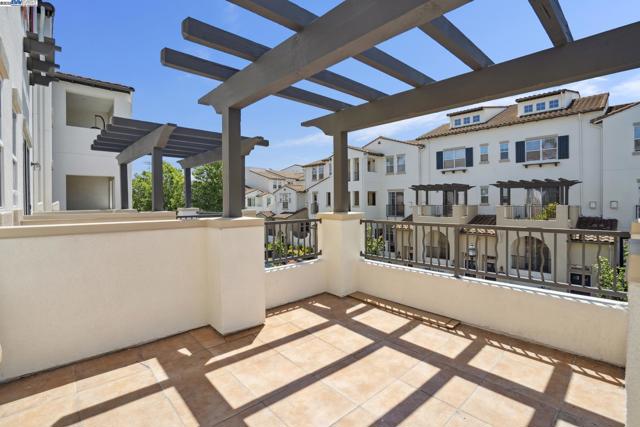 4225 Clarinbridge Cir, Dublin CA: https://media.crmls.org/mediaz/b55f7f81-74ae-4921-86d9-6d08a46e8511.jpg