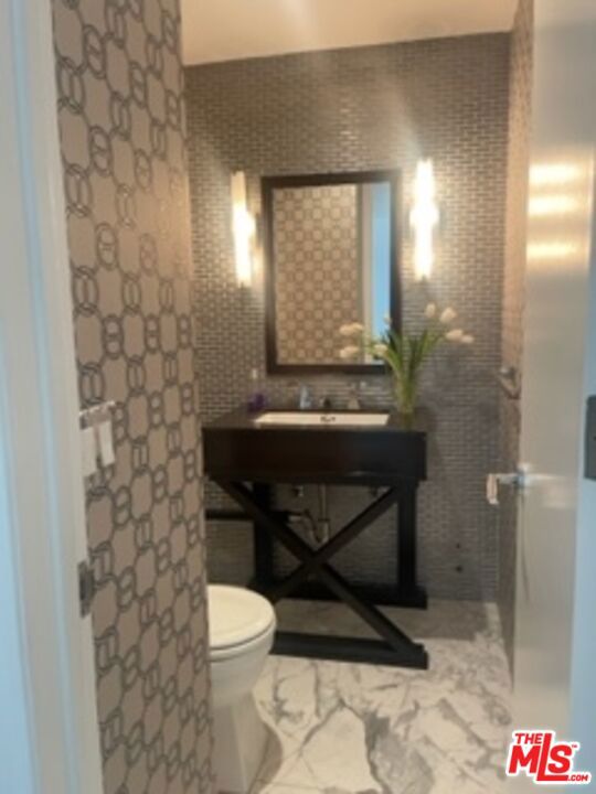 9033 VISTA GRANDE Street, West Hollywood CA: https://media.crmls.org/mediaz/b55f9cbb-b87f-4983-9dc5-0e8dc7c875f2.jpg
