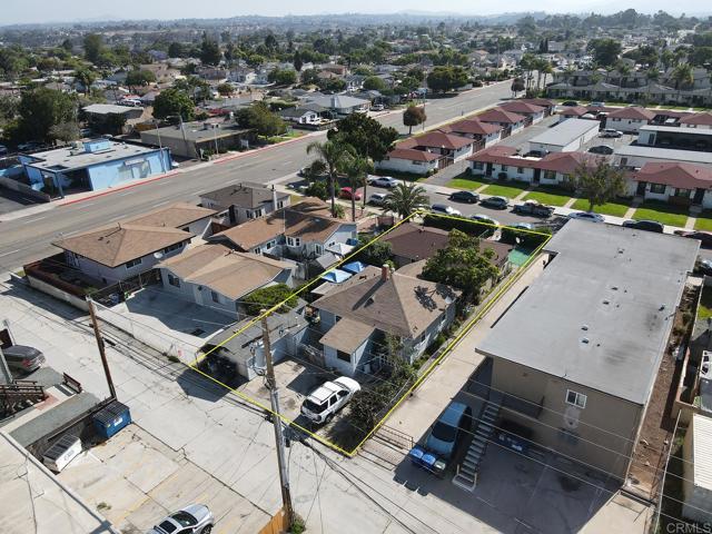 210 212 Del Mar Ave, Chula Vista CA: https://media.crmls.org/mediaz/b5601711-d356-4f70-9078-316a597a1f7f.jpg