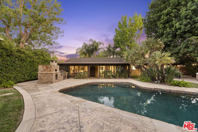 23309 Ladrillo Street, Woodland Hills CA: https://media.crmls.org/mediaz/b560492f-cf8b-4440-acbd-356914ad764b.jpg