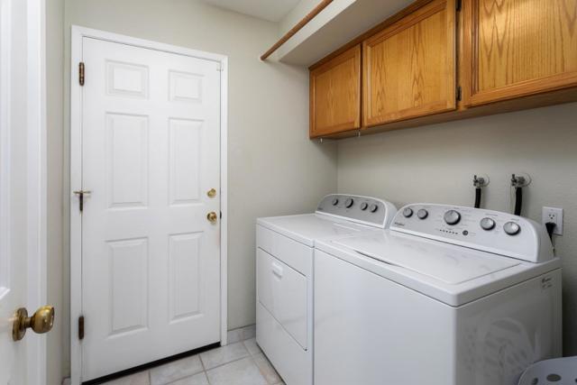 847 Amber Avenue, Clovis CA: https://media.crmls.org/mediaz/b560689e-03e4-43f1-b1d0-63fd71f28e18.jpg