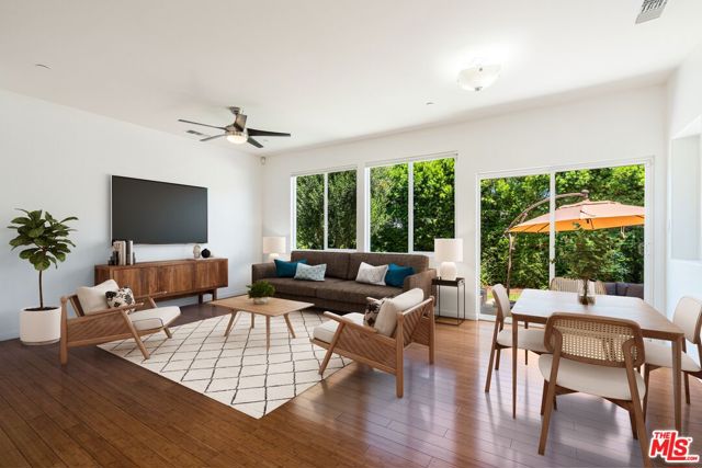 7050 Independence Avenue, Canoga Park CA: https://media.crmls.org/mediaz/b5608827-2068-4549-bef8-6ebc4fa6359a.jpg