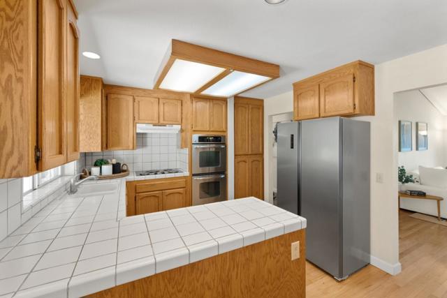 17101 Kruse Ranch Lane, Morgan Hill CA: https://media.crmls.org/mediaz/b5611750-6fa6-49eb-a75d-0d3ed938d5e6.jpg