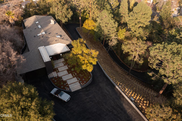 945 Linda Vista Avenue, Pasadena CA: https://media.crmls.org/mediaz/b5623389-4e98-4edf-b19a-ea7aee70f0d6.jpg