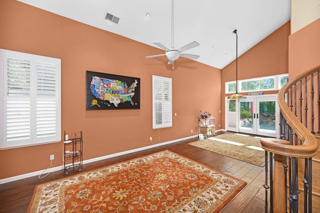 5233 Boulder Ct, Concord CA: https://media.crmls.org/mediaz/b5631fbe-1b93-4b5e-8593-f97d59814436.jpg