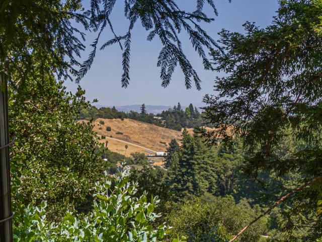 4151 Freedom Boulevard, Aptos CA: https://media.crmls.org/mediaz/b563a971-76f2-48e1-9a38-1cbe5beb2814.jpg