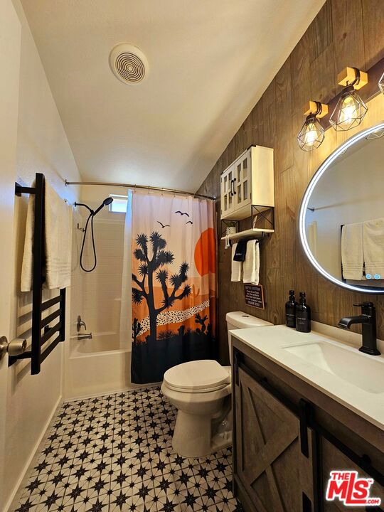 3838 Indian Cove Road,  CA: https://media.crmls.org/mediaz/b563ba0a-93bb-4175-b60b-760fd55bdcdd.jpg