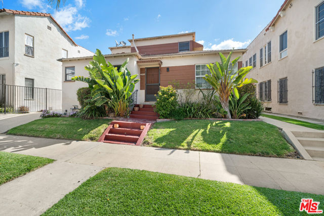 Image 2 for 458 N Gardner St, Los Angeles, CA 90036