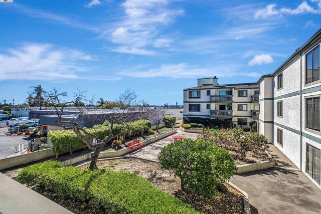 14101 e 14th, San Leandro CA: https://media.crmls.org/mediaz/b5643e05-7a09-4f9d-a5ea-cee325ff70c4.jpg