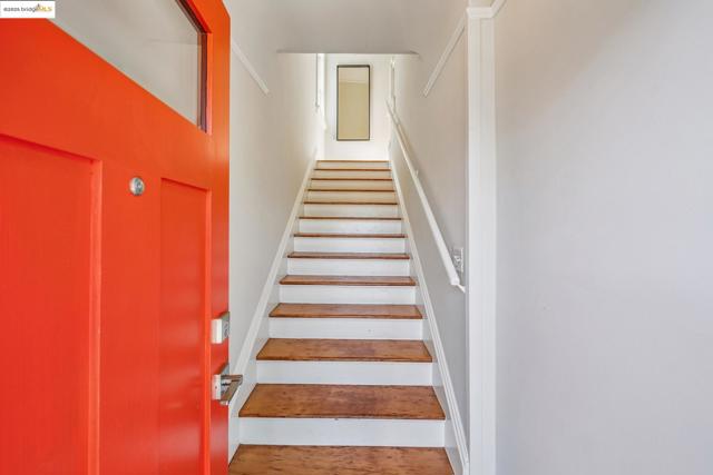 478 43rd St, Oakland CA: https://media.crmls.org/mediaz/b565504d-ad8f-49a0-b30c-b525591aa48a.jpg