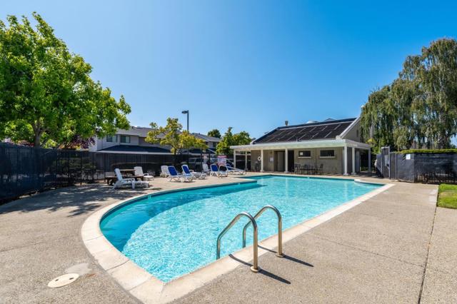 290 Bonita Lane, Foster City CA: https://media.crmls.org/mediaz/b566925d-a0c8-484a-8edd-0135b5b7e17d.jpg