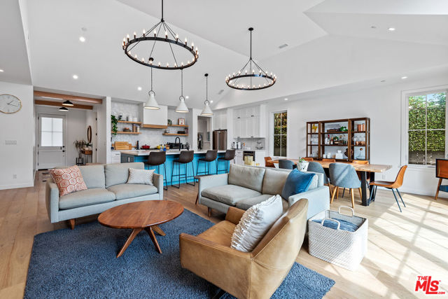 7614 Truxton Avenue, Los Angeles CA: https://media.crmls.org/mediaz/b567a2e1-09a6-4bdb-8c63-3dc56c1f5db4.jpg