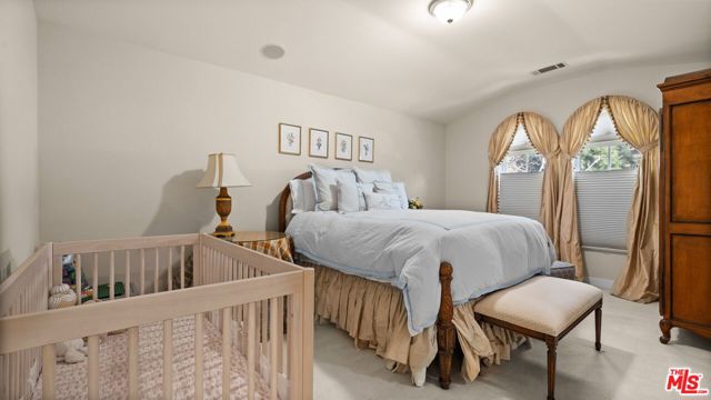 219 Baybrook Court, Lake Sherwood CA: https://media.crmls.org/mediaz/b567ef6b-2aba-447c-baad-d5d31db3bb41.jpg