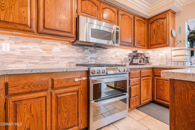 3578 Claridge Court, Simi Valley CA: https://media.crmls.org/mediaz/b567ff40-1d8b-4b33-b557-7ef99fc59a9b.jpg