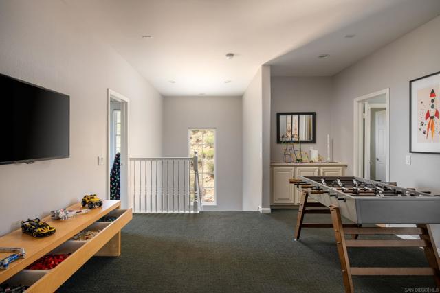 1432 Schoolhouse Way, San Marcos CA: https://media.crmls.org/mediaz/b56802a1-1ff6-4a6c-851f-8f3ce2febe02.jpg