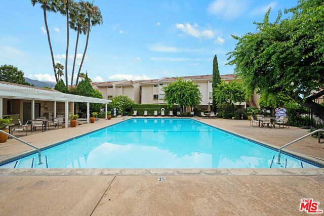 23908 De Ville Way, Malibu CA: https://media.crmls.org/mediaz/b5686030-3b95-49c6-8a1c-ca289075b4a1.jpg