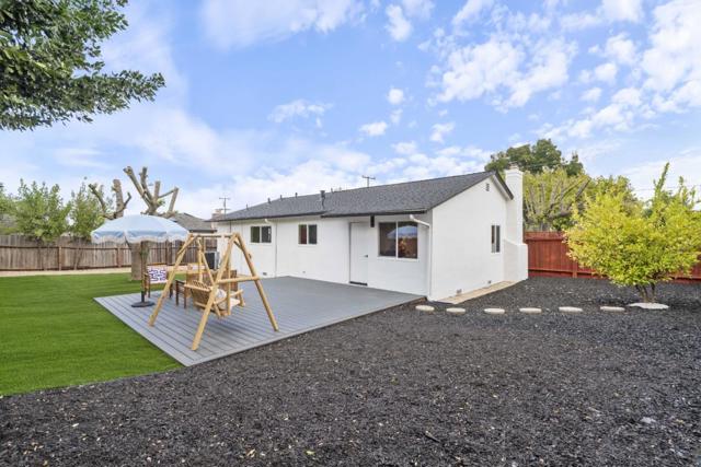 5540 Michigan Boulevard, Concord CA: https://media.crmls.org/mediaz/b56862c3-dfc5-4509-8cf0-8c333e0d2d2b.jpg