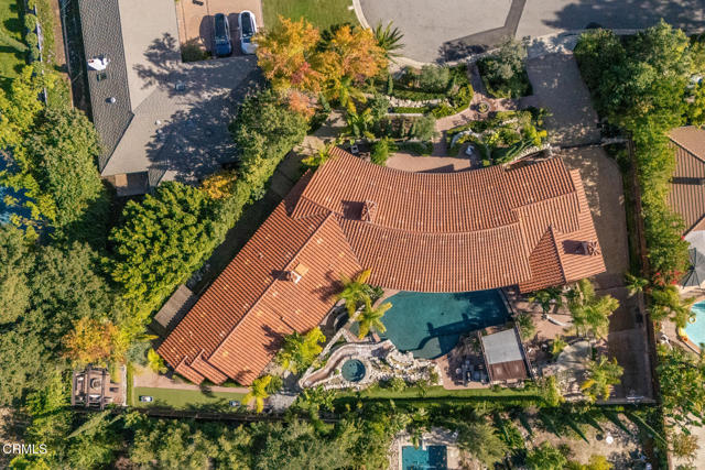 5065 Indianola Way, La Canada Flintridge CA: https://media.crmls.org/mediaz/b568bc5c-3c04-4b4d-baa1-117016a54d76.jpg