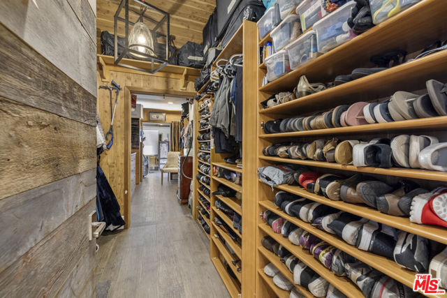 Image 34 of 64 For 26954 Whitehorse Place