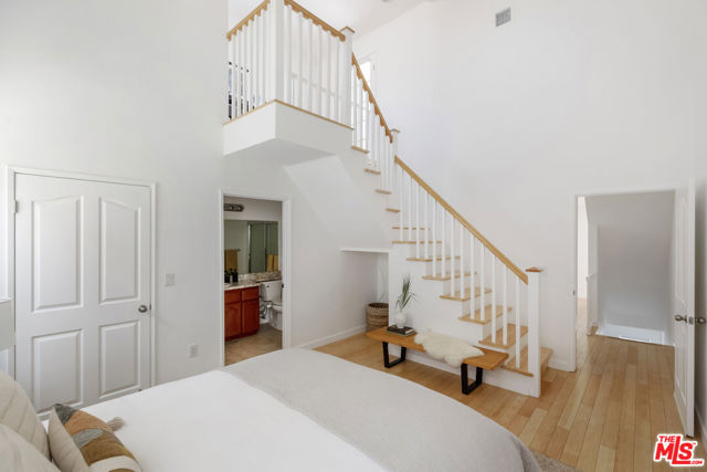 11536 Burbank Boulevard, North Hollywood CA: https://media.crmls.org/mediaz/b56934ef-38bc-4319-9523-72e06520502d.jpg