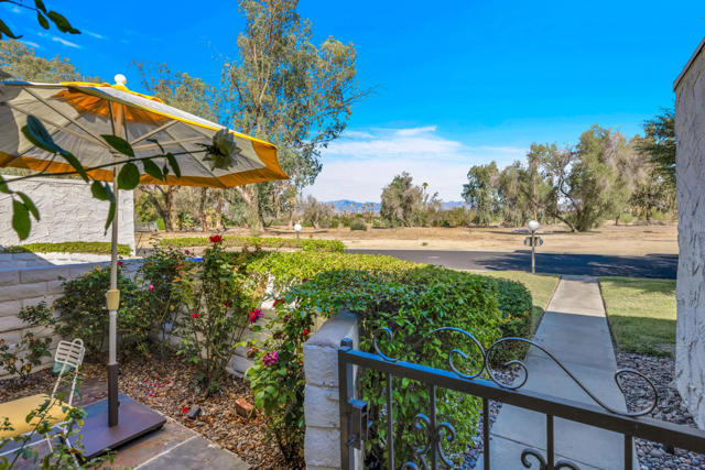 2327 Casitas Way, Palm Springs, CA 92264