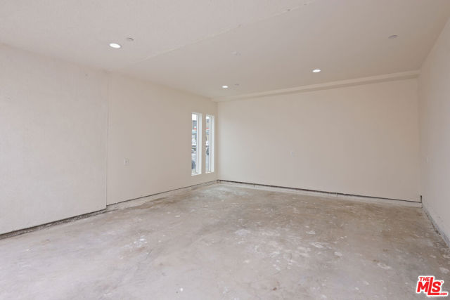 2700 Fletcher Drive, Los Angeles CA: https://media.crmls.org/mediaz/b56942b9-c792-48d9-b2a5-0ffae3f989a0.jpg
