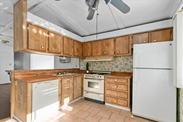 32222 Cody Avenue, Thousand Palms CA: https://media.crmls.org/mediaz/b569457b-baa8-4866-a155-3058dbd91cdb.jpg
