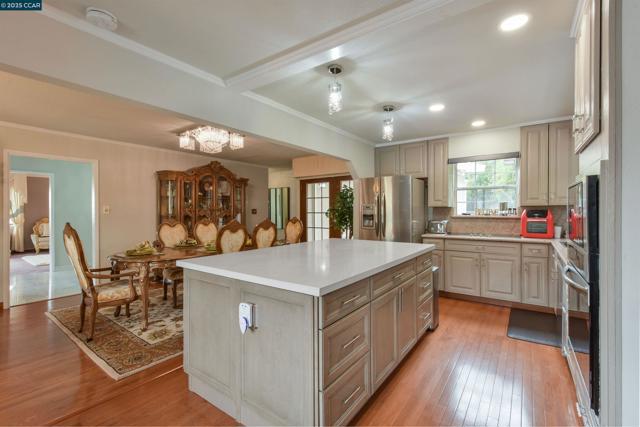 Image 6 of 25 For 716 Gelston Pl