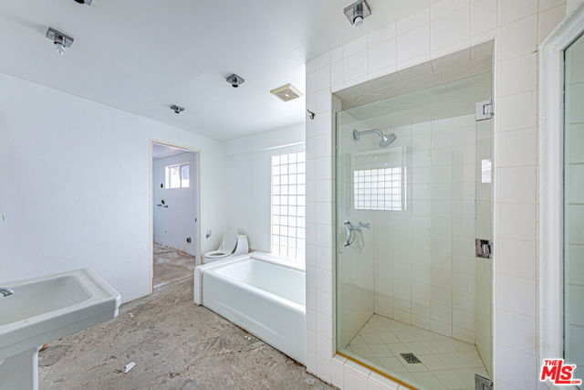 2 Bed Home for Sale in Los Angeles, California