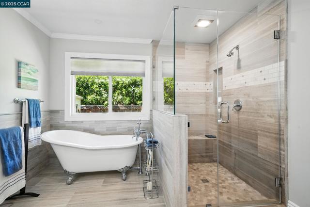 235 Saint Paul Dr, Alamo CA: https://media.crmls.org/mediaz/b56b50eb-7f33-44ca-8880-04a208deb4b9.jpg