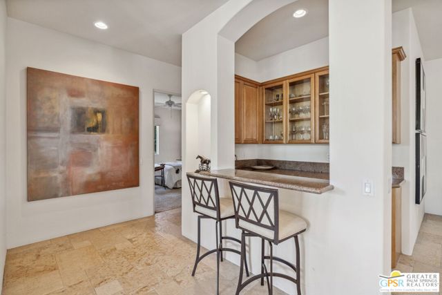 2 Varsity Circle, Rancho Mirage CA: https://media.crmls.org/mediaz/b56bd41e-dcd8-4b88-931c-880a67cbcb73.jpg