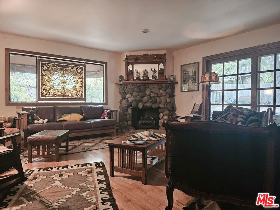 https://media.crmls.org/mediaz/b56c34c9-7821-4326-9510-22f2011ce4d6.jpg?preset=X-Large