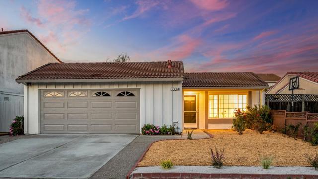 33041 Calistoga Street, Union City CA: https://media.crmls.org/mediaz/b56c3c3d-6351-42ac-96f8-d3b8d596cbb3.jpg