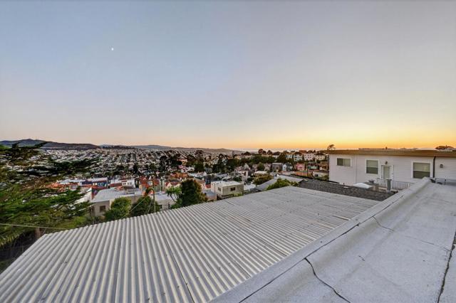 72 Cresta Vista Drive, San Francisco CA: https://media.crmls.org/mediaz/b56c7df9-cc61-457f-bec4-f33be9ea8ed1.jpg