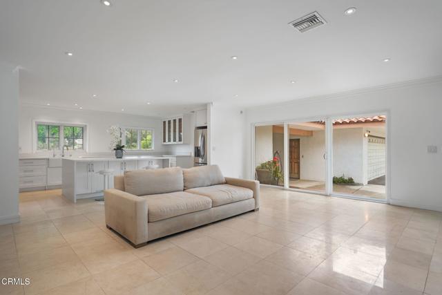 1525 Waverly Road, San Marino CA: https://media.crmls.org/mediaz/b56c8bb2-906e-4b1e-8686-4b168b52416a.jpg