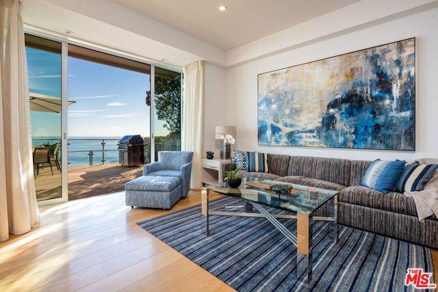 24380 Malibu Road, Malibu CA: https://media.crmls.org/mediaz/b56d5244-6bc1-439f-a146-dbba9aee4719.jpg