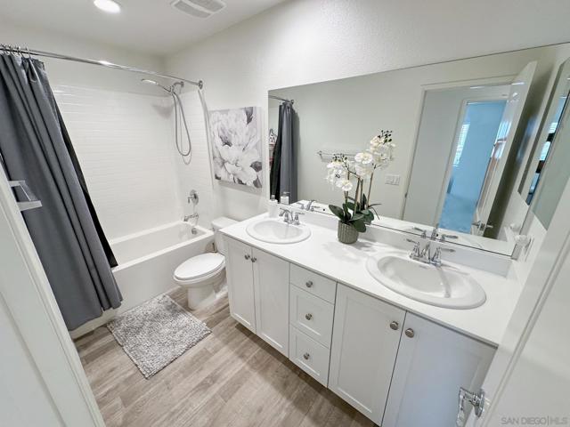 30721 Hawkscrest Drive, Winchester CA: https://media.crmls.org/mediaz/b56d6d34-8c3e-442a-b152-a889f6480251.jpg