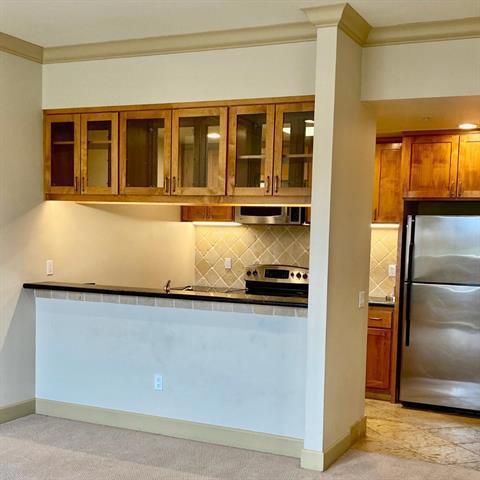 520 N Santa Cruz Avenue #200