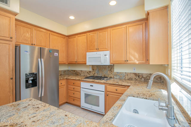 2844 Capella Way, Thousand Oaks CA: https://media.crmls.org/mediaz/b56e1eba-9647-4408-b1fb-170165ef748d.jpg