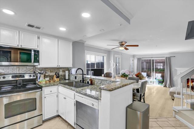 Detail Gallery Image 7 of 27 For 2102 Kings View Cir, Spring Valley,  CA 91977 - 2 Beds | 2/1 Baths