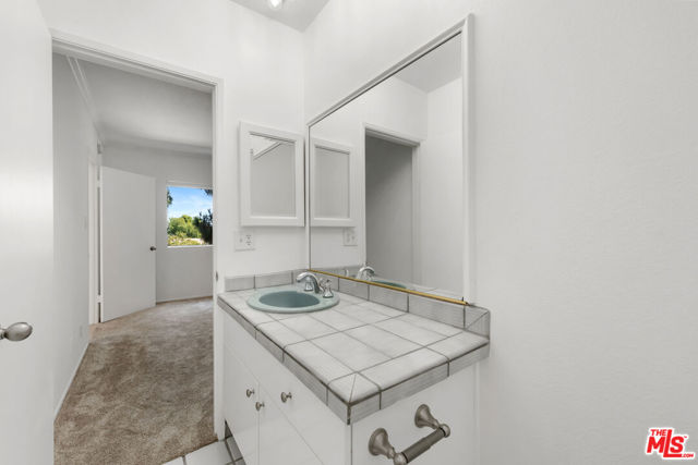 222 7th Street, Santa Monica CA: https://media.crmls.org/mediaz/b56e57cc-ff24-4d24-8bec-4b5073004848.jpg
