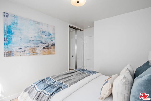 3627 Veteran Avenue, Los Angeles CA: https://media.crmls.org/mediaz/b56e6b47-a7f5-45ed-b38c-1f7e0643edec.jpg