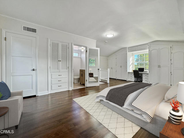 5028 El Adobe Lane, La Crescenta CA: https://media.crmls.org/mediaz/b56f7c15-c812-4727-9fab-212ad9f55500.jpg