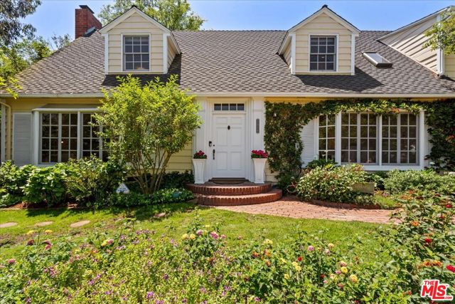 3314 Wonder View Drive, Los Angeles CA: https://media.crmls.org/mediaz/b56f7df4-3905-4e2a-a5d5-4a8e133c82f3.jpg