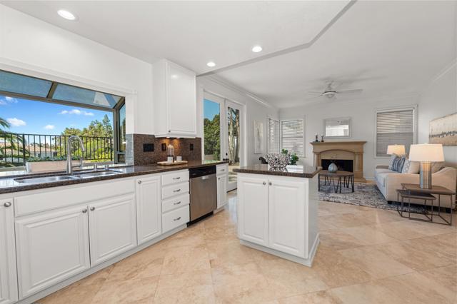 Detail Gallery Image 9 of 21 For 1173 Avenida Frontera, Oceanside,  CA 92057 - 3 Beds | 2/1 Baths