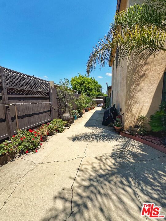 5764 W 85th Place, Los Angeles CA: https://media.crmls.org/mediaz/b56ffe3a-0490-427d-abe4-69f4f3af77d3.jpg