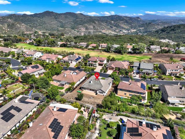 10576 Pinion Trl, Escondido CA: https://media.crmls.org/mediaz/b5705401-bb97-4ec2-b816-ceeb3e22ecf0.jpg