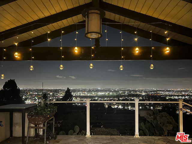 24880 Via Valmonte, Torrance CA: https://media.crmls.org/mediaz/b570bbbb-c80a-4fc0-95eb-2f890c6bf266.jpg