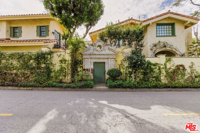 1401 Bel Air Road, Los Angeles CA: https://media.crmls.org/mediaz/b570ee1d-d866-414c-bc8d-c67065292873.jpg