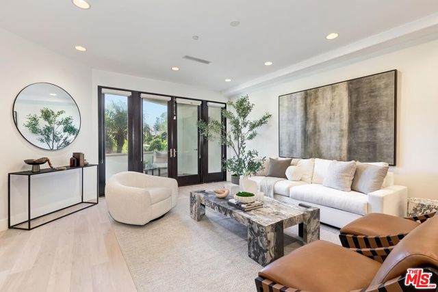 2 Bed Home for Sale in Los Angeles, California